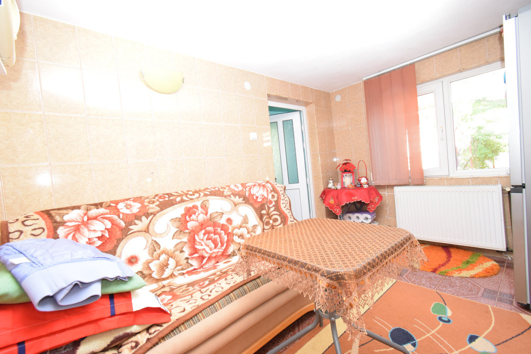 Casa Carcea si anexa,  teren 1077 mp toate utilitatile