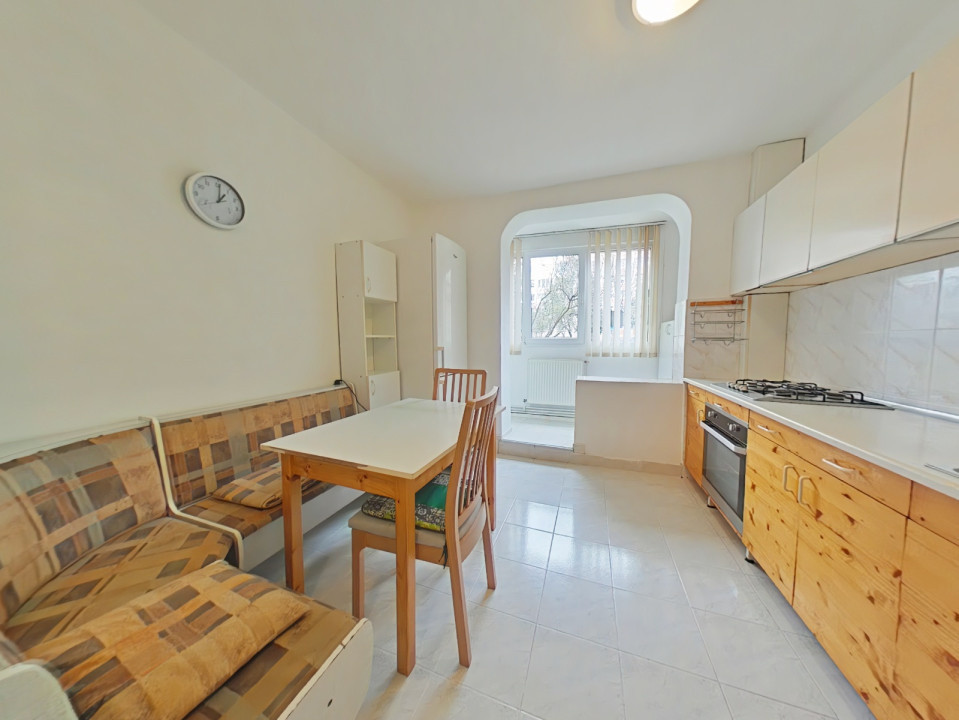  Închiriere apartament cu 3 camere, mobilat și utilat pe Bld Victoriei
