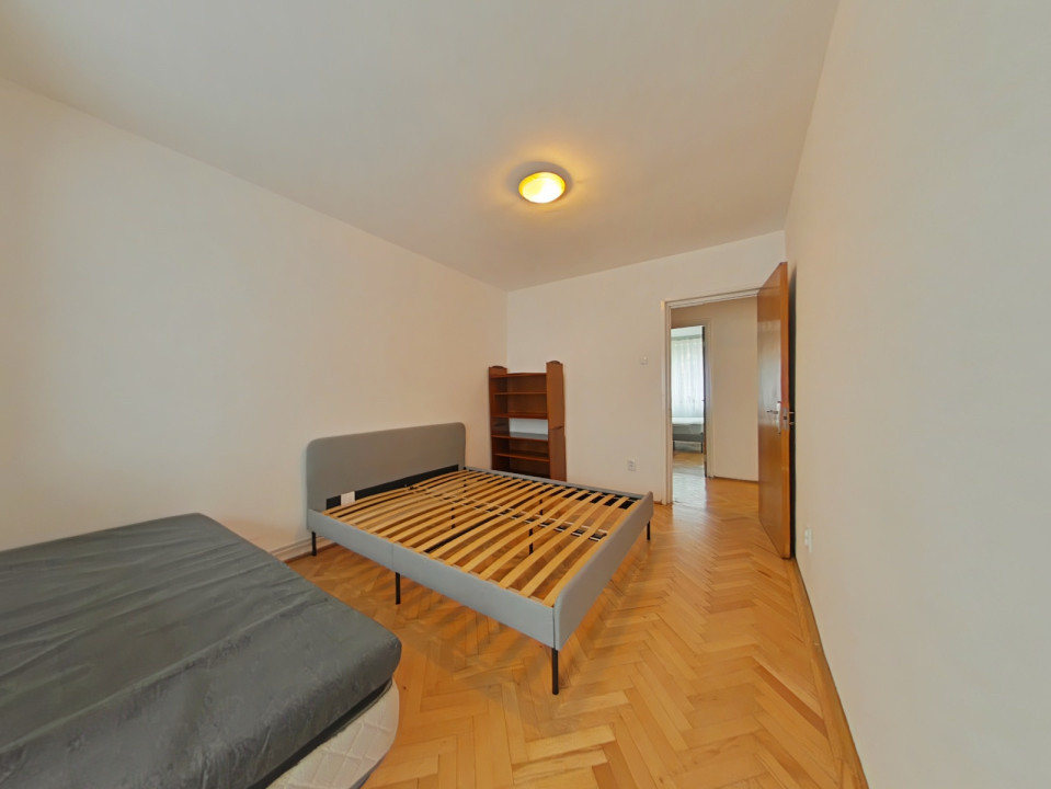  Închiriere apartament cu 3 camere, mobilat și utilat pe Bld Victoriei