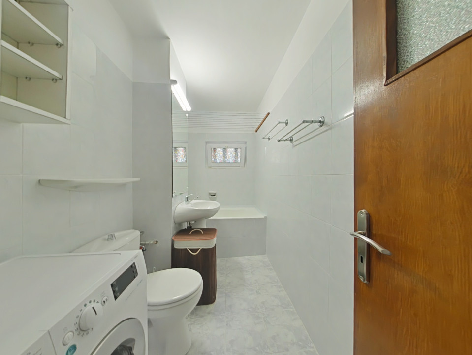  Închiriere apartament cu 3 camere, mobilat și utilat pe Bld Victoriei