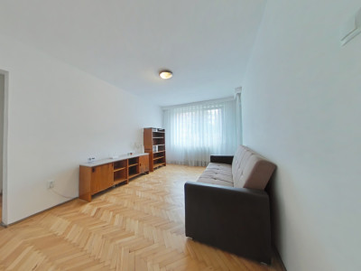  Închiriere apartament cu 3 camere, mobilat și utilat pe Bld Victoriei