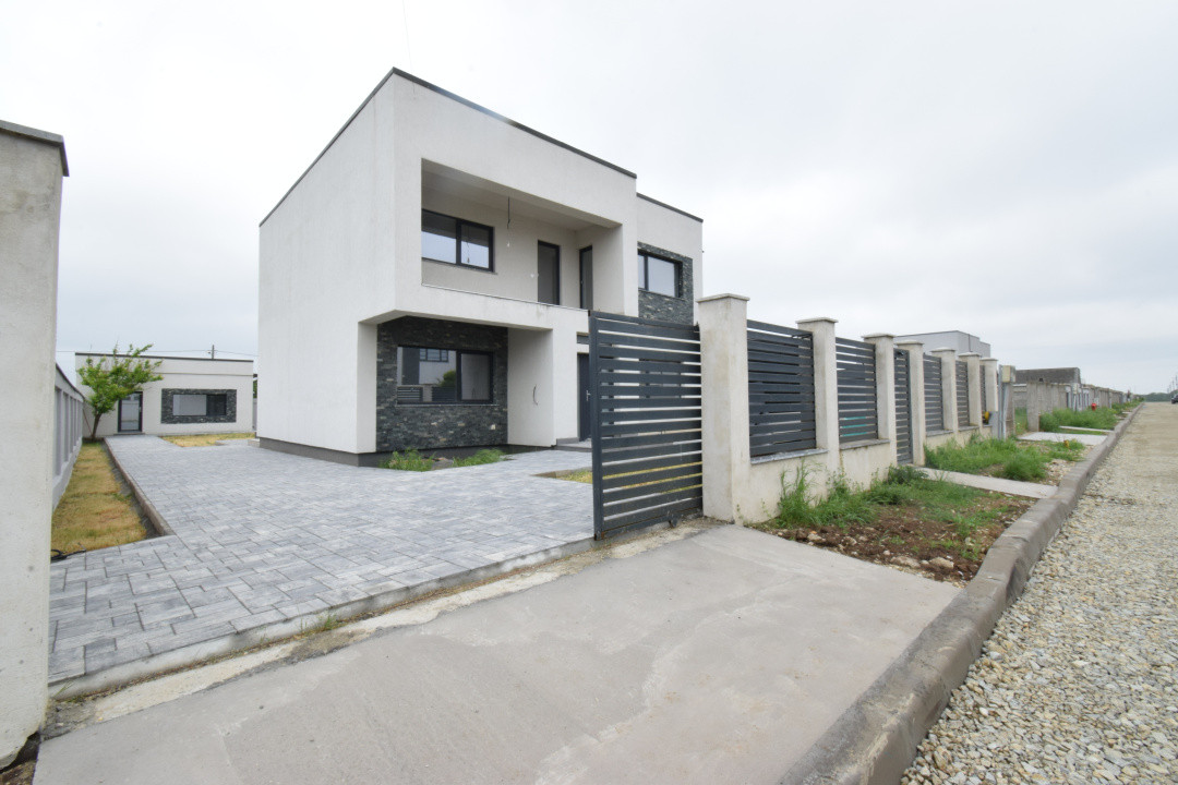 Casa zona aeroport Craiova, moderna,  parter si etaj teren 500 mp 