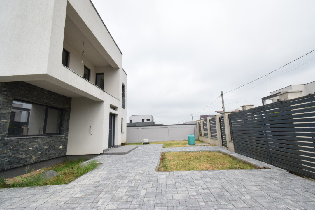 Casa zona aeroport Craiova, moderna,  parter si etaj teren 500 mp 