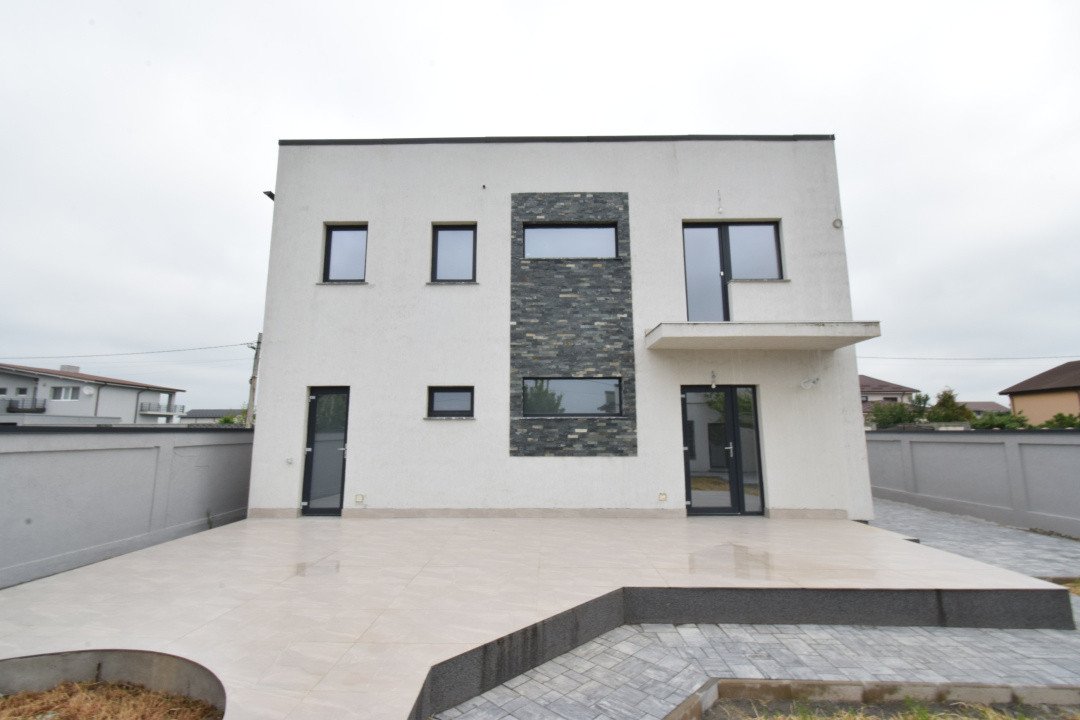 Casa zona aeroport Craiova, moderna,  parter si etaj teren 500 mp 
