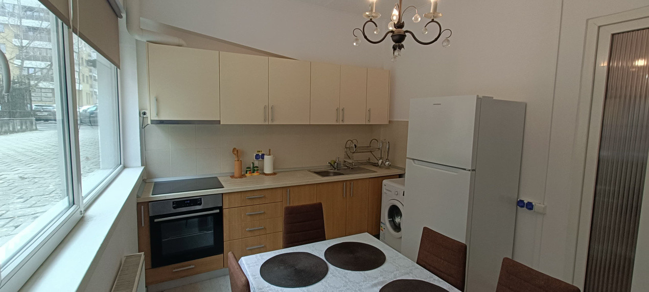 De Vânzare – Apartament amenajat la demisol înalt, Cartierul Ștrand, Sibiu