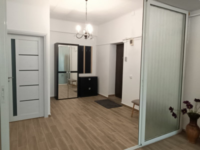 De Vânzare – Apartament amenajat la demisol înalt, Cartierul Ștrand, Sibiu