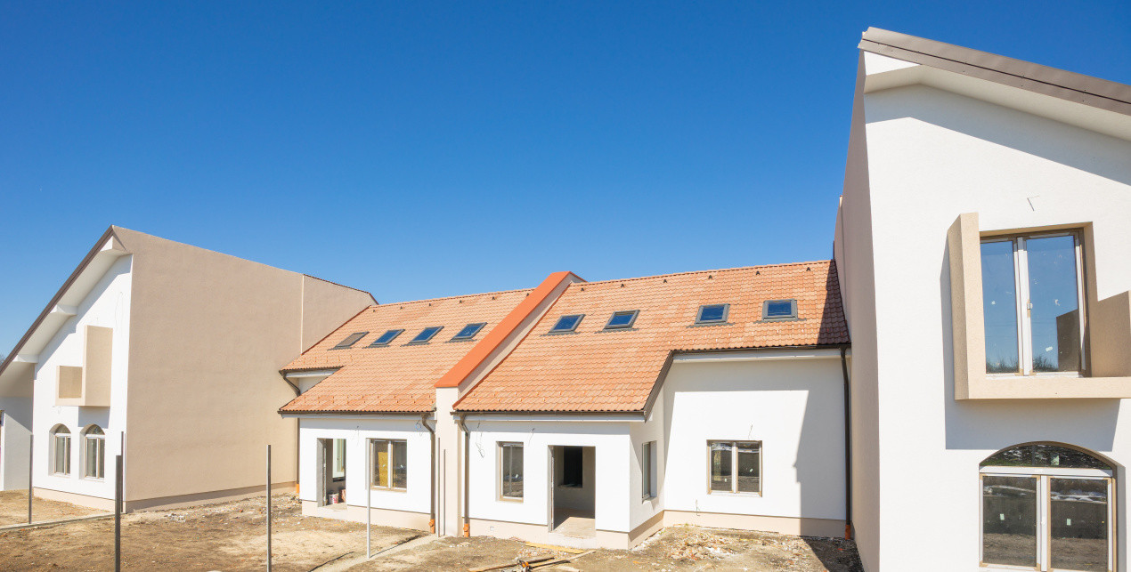 Casa generosa formata din 5 camere, 2 bai, Sura Mica - Sura Mica