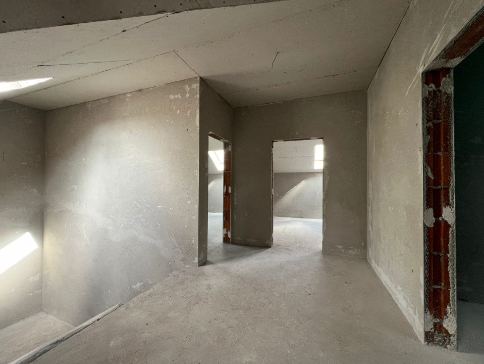 Casa generosa formata din 5 camere, 2 bai, Sura Mica - Sura Mica
