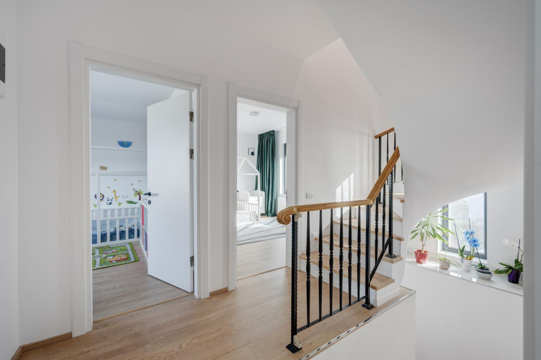 Casa P+1E+M de vanzare in Otopeni, moderna, spatioasa, acces privat.