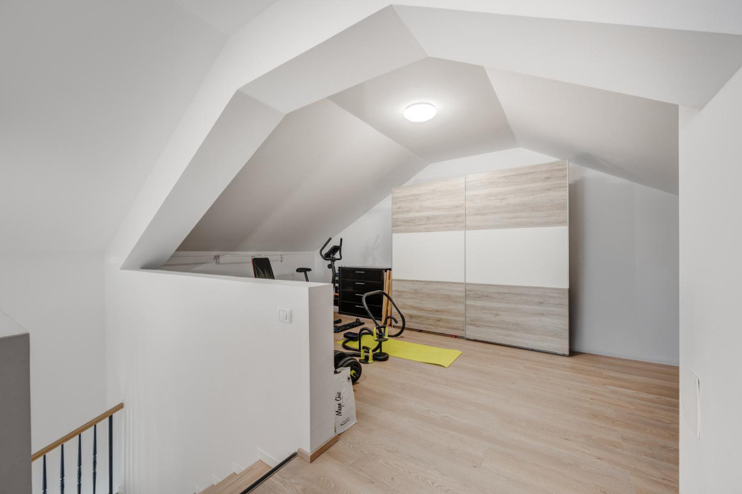 Casa P+1E+M de vanzare in Otopeni, moderna, spatioasa, acces privat.