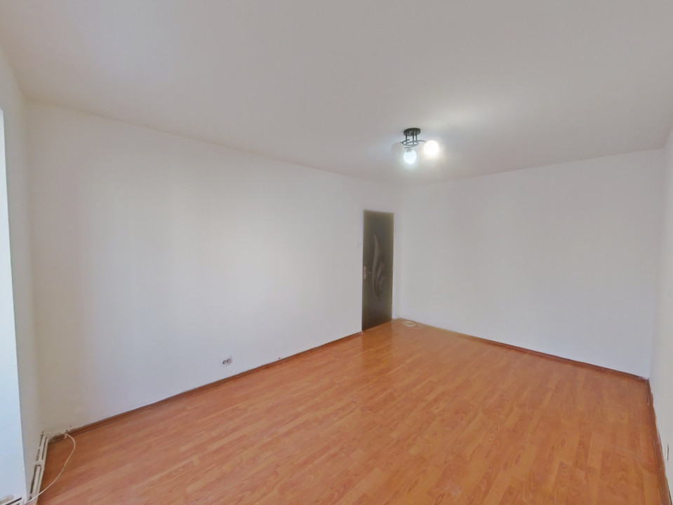 De inchiriat apartament cu 3 camere, nemobilat, in cartierul Astra