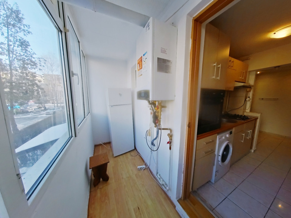 De inchiriat apartament cu 3 camere, nemobilat, in cartierul Astra