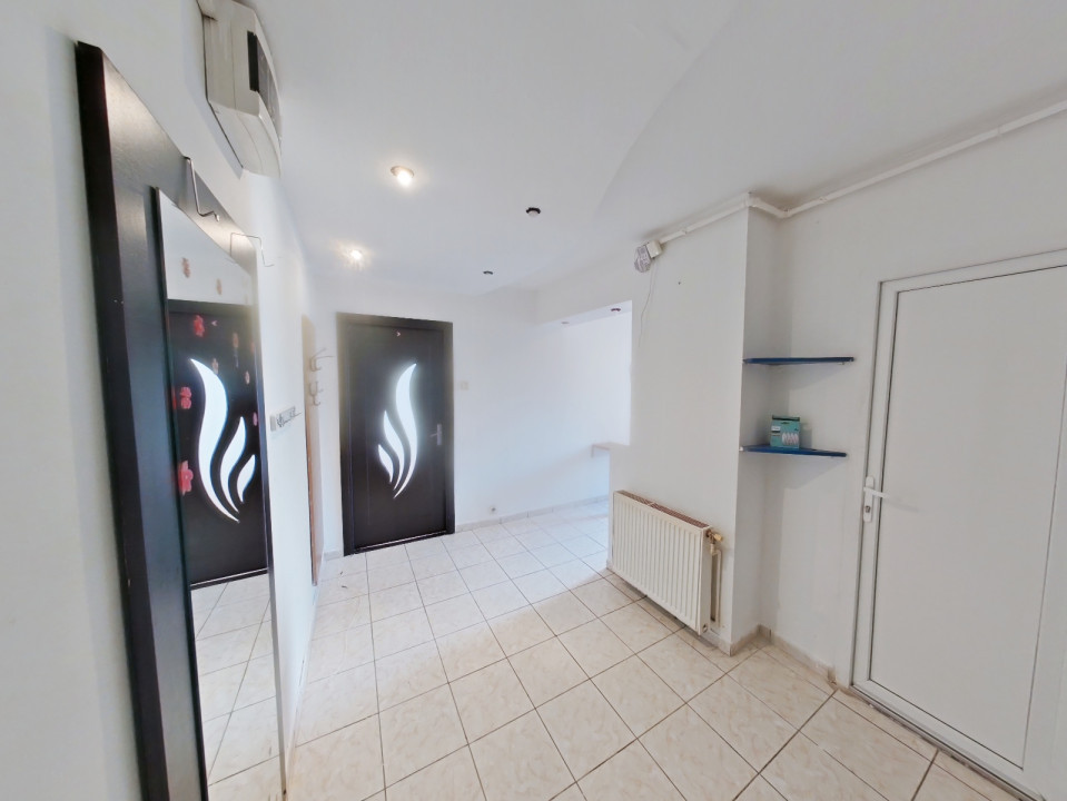 De inchiriat apartament cu 3 camere, nemobilat, in cartierul Astra