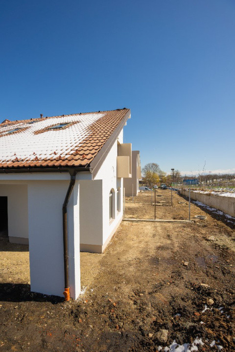 Casă cu teren generos, 5 camere, 3 bai, Sura Mica - Sibiu