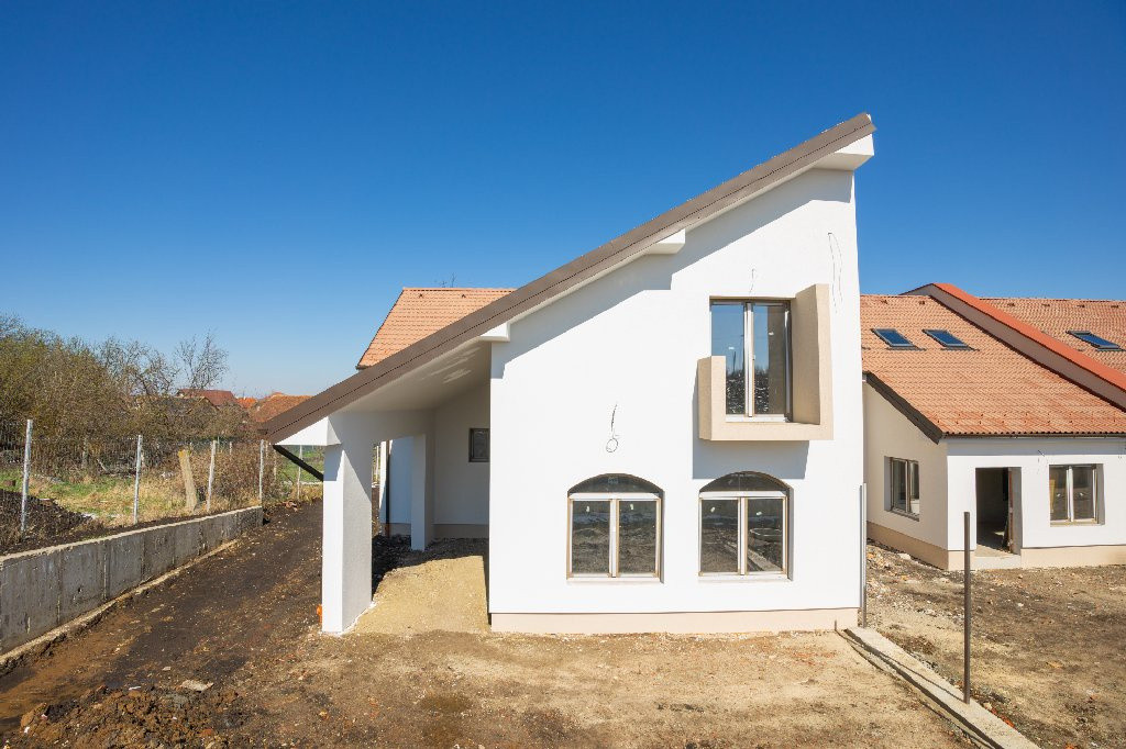 Casă cu teren generos, 5 camere, 3 bai, Sura Mica - Sibiu