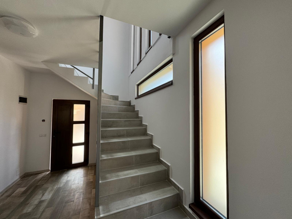 Casa individuala 5 camere în Lazaret