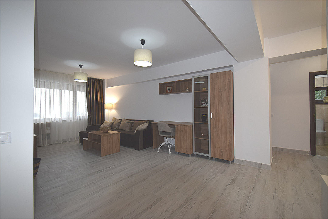 Apartament decomandat, bloc nou, loc de parcare, complet mobilat 