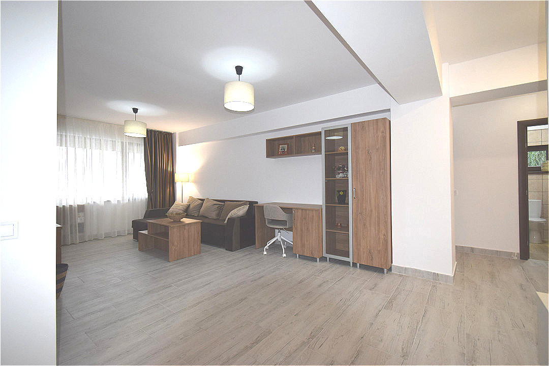Apartament decomandat, bloc nou, loc de parcare, complet mobilat 