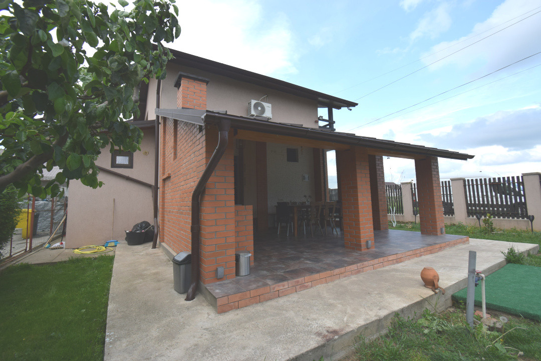 Casa Albesti mobilata si utilata,  deosebita, parter si mansarda