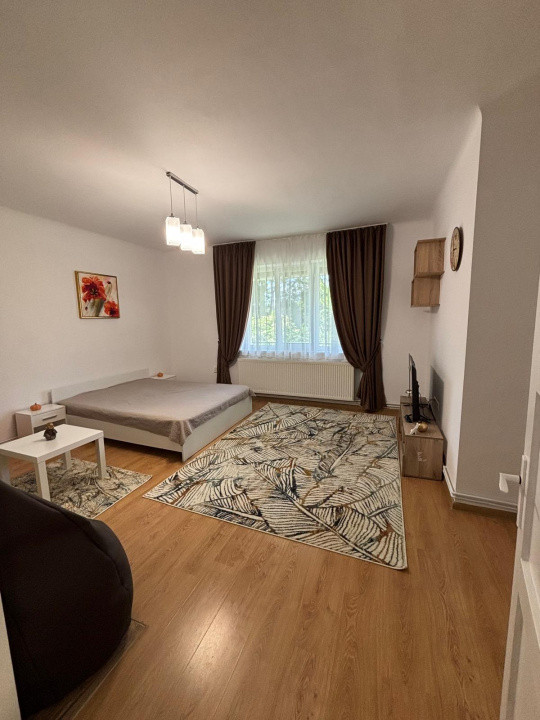 Închiriere apartament la casă – 51,1 mp utili, terasă cu panoramă