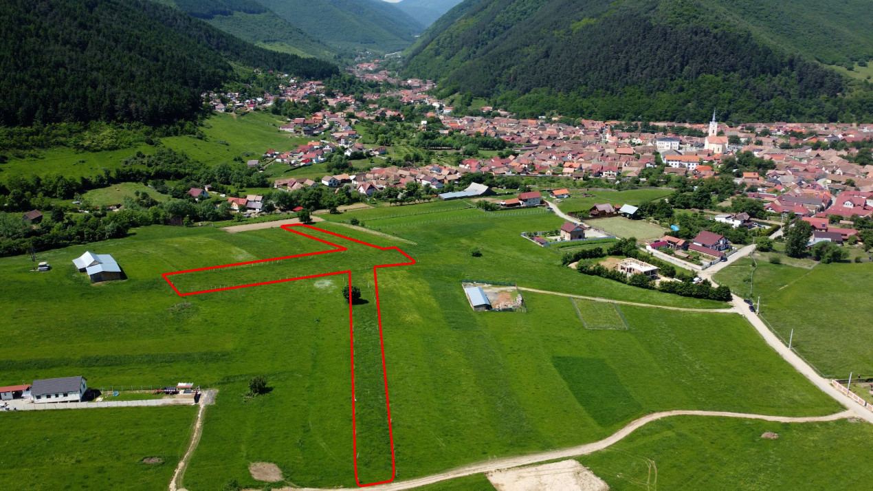 Teren cu peisaj spectaculos în Gura Râului – munte, aer curat, libertate
