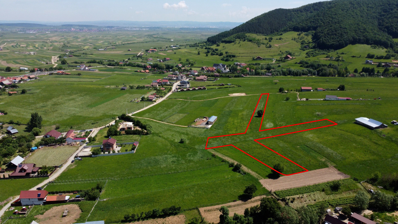 Teren cu peisaj spectaculos în Gura Râului – munte, aer curat, libertate