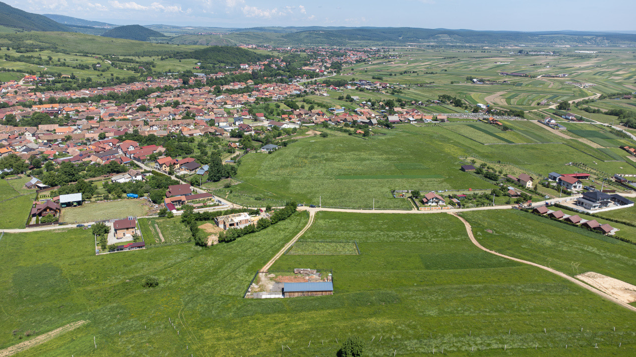 Teren cu peisaj spectaculos în Gura Râului – munte, aer curat, libertate