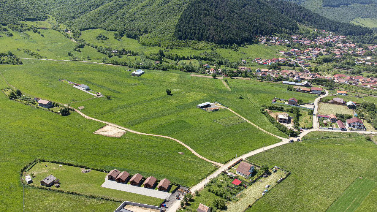 Teren cu peisaj spectaculos în Gura Râului – munte, aer curat, libertate