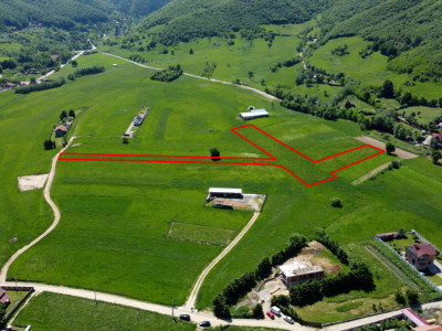 Teren cu peisaj spectaculos în Gura Râului – munte, aer curat, libertate