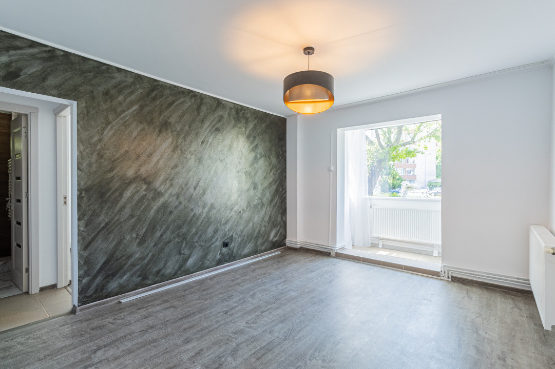 Apartament 2 camere renovat, acces dublu– Centrul Civic, str. Mircea cel Batran