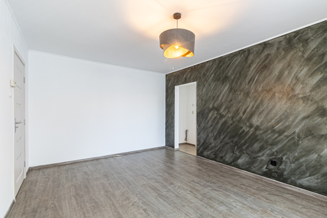 Apartament 2 camere renovat, acces dublu– Centrul Civic, str. Mircea cel Batran