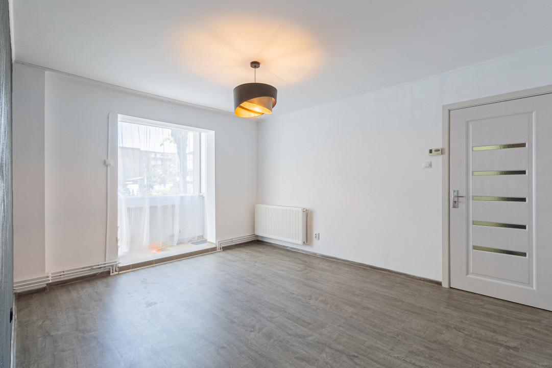 Apartament 2 camere renovat, acces dublu– Centrul Civic, str. Mircea cel Batran