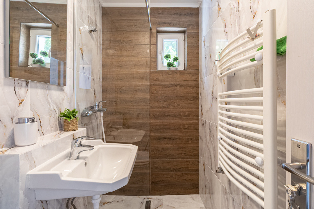 Apartament 2 camere renovat, acces dublu– Centrul Civic, str. Mircea cel Batran