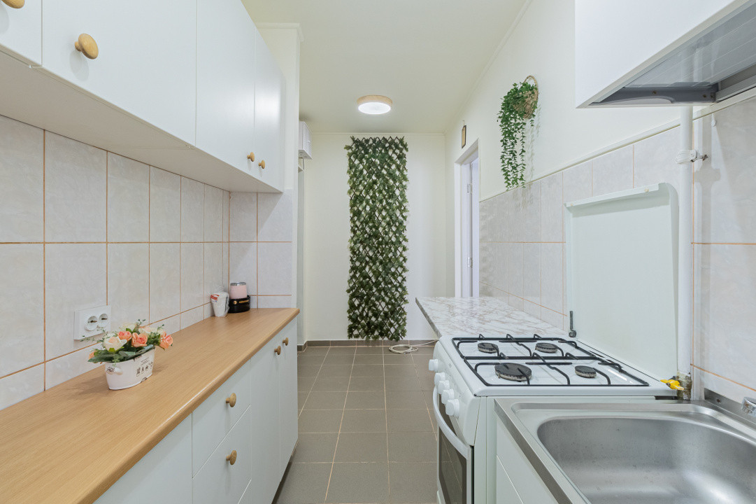 Apartament 2 camere renovat, acces dublu– Centrul Civic, str. Mircea cel Batran