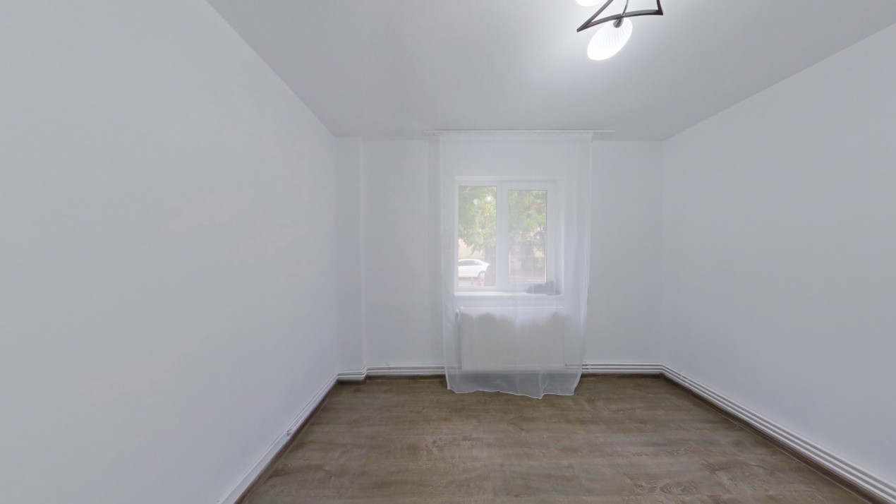 Apartament 2 camere renovat, acces dublu– Centrul Civic, str. Mircea cel Batran
