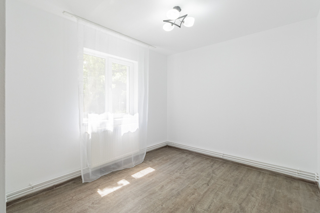 Apartament 2 camere renovat, acces dublu– Centrul Civic, str. Mircea cel Batran