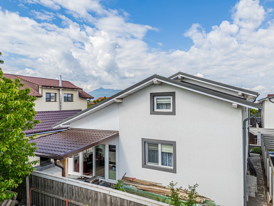 Casa spatioasa, complet utilata in Izvor-Tarlugeni, 10km de Brasov