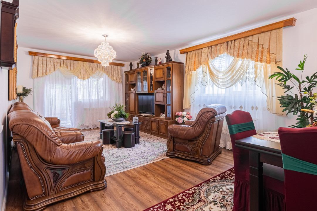 Casa spatioasa, complet utilata in Izvor-Tarlugeni, 10km de Brasov