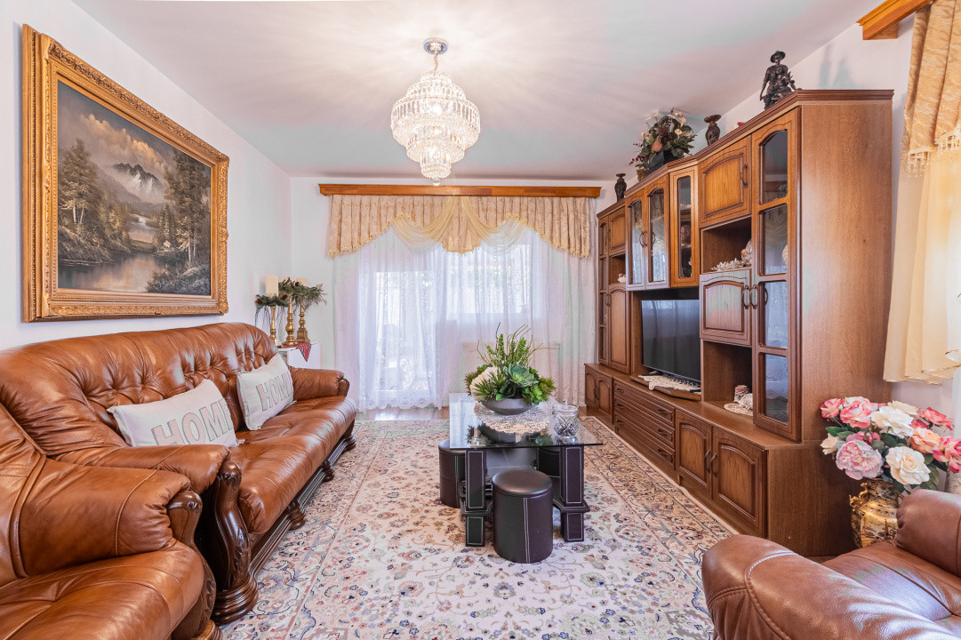 Casa spatioasa, complet utilata in Izvor-Tarlugeni, 10km de Brasov