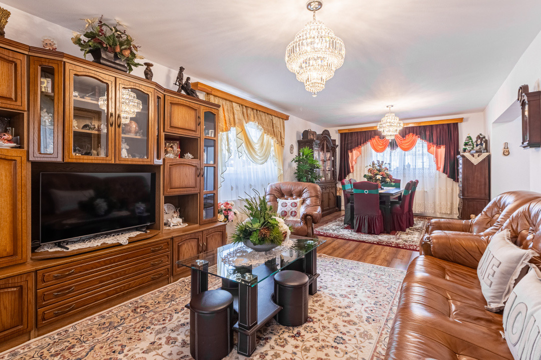 Casa spatioasa, complet utilata in Izvor-Tarlugeni, 10km de Brasov