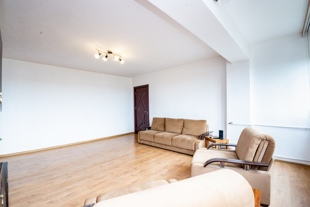 Apartament 3 camere complet mobilat, priveliste panoramica, Bd. Decebal 