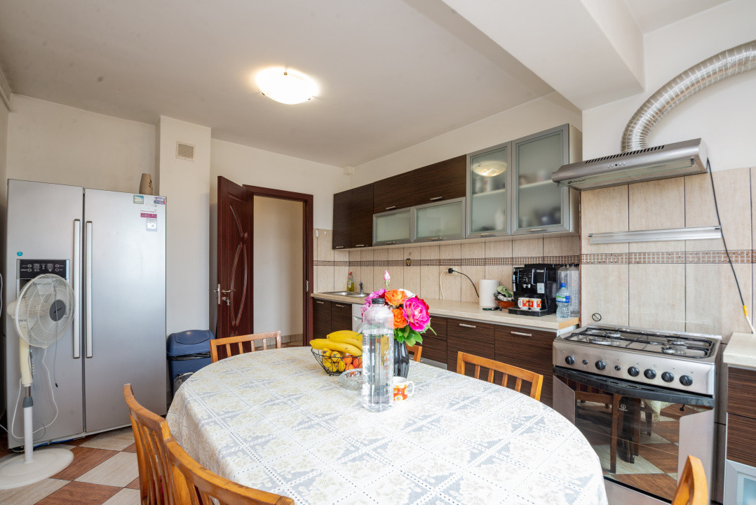 Apartament 3 camere complet mobilat, priveliste panoramica, Bd. Decebal 