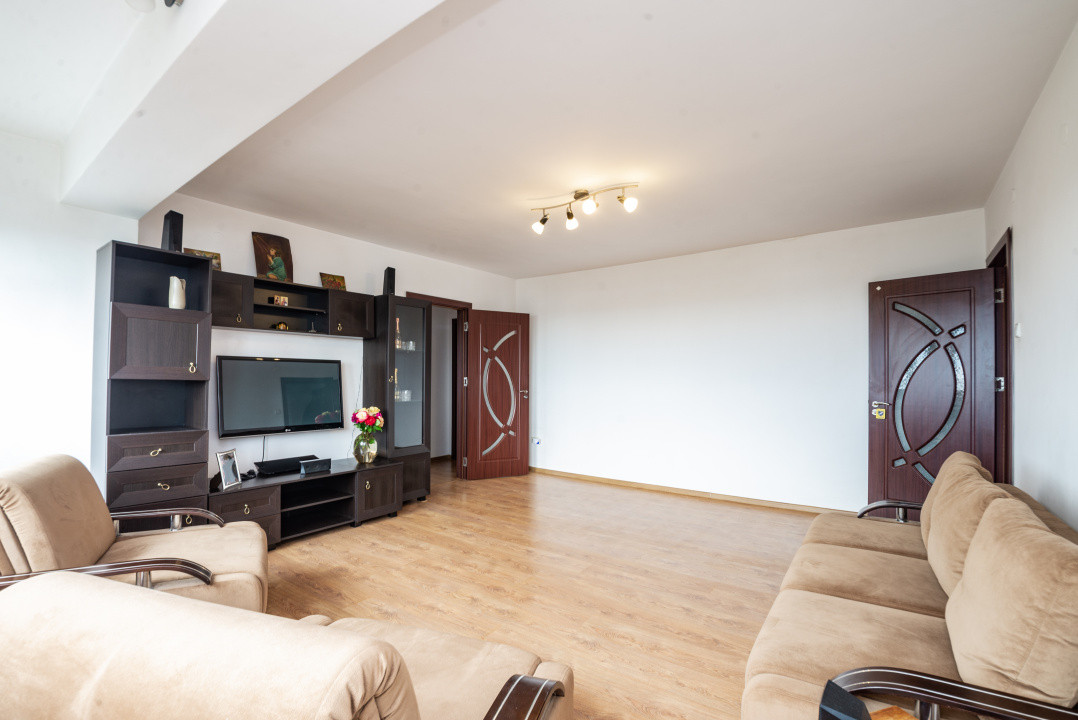 Apartament 3 camere complet mobilat, priveliste panoramica, Bd. Decebal 