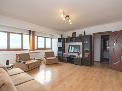 Apartament 3 camere complet mobilat, priveliste panoramica, Bd. Decebal 