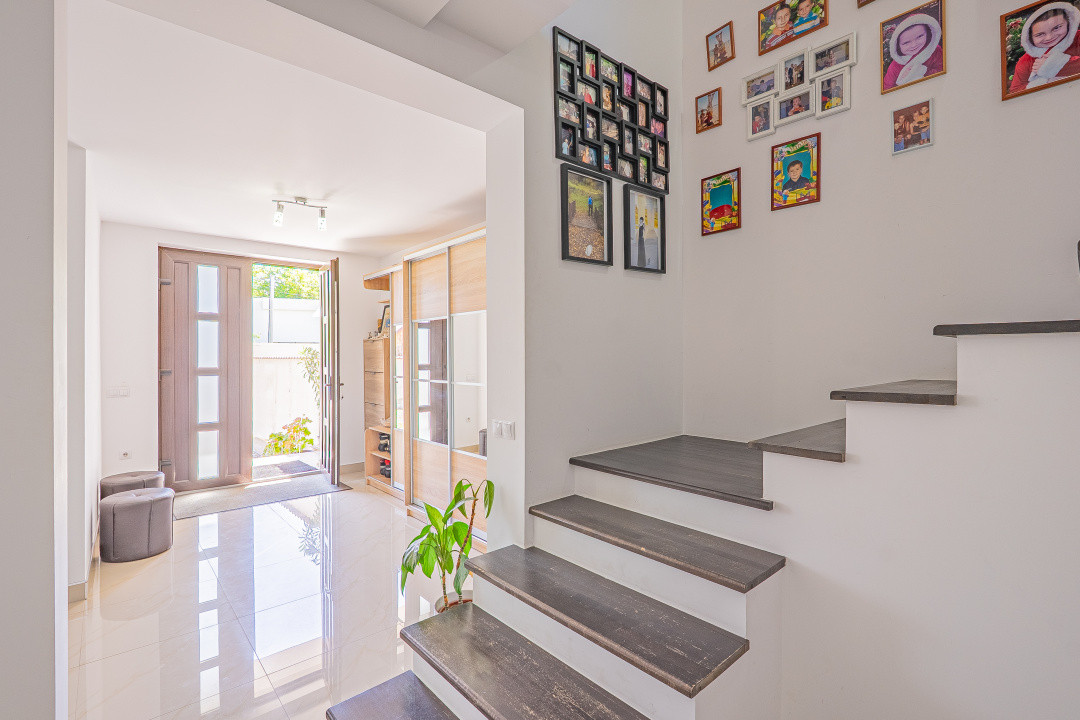 Casă 4 camere, 188 mp curte - Cartier Guşteriţa, Sibiu
