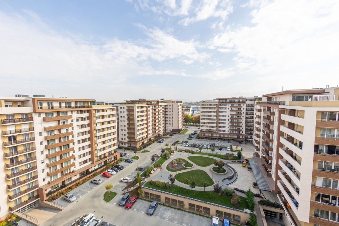 Penthouse 4 camere cu terasa generoasa si garaj subteran , zona Coresi