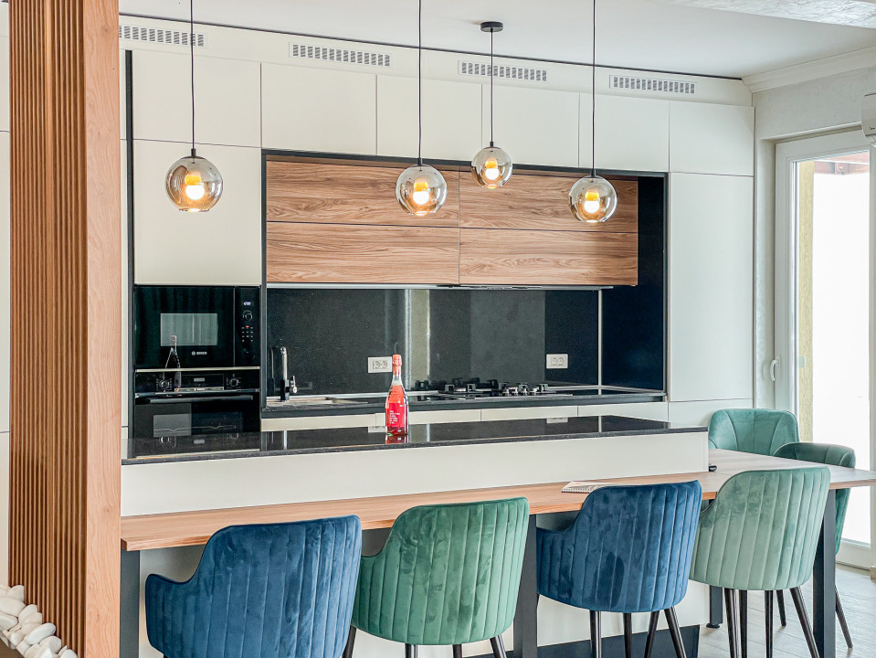 Penthouse 4 camere cu terasa generoasa si garaj subteran , zona Coresi