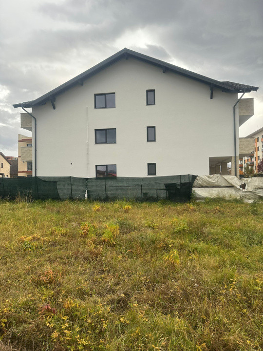 Apartament 3 camere- zona Tractorul Str. Bacovia