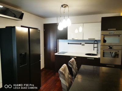 Apartament 2 camere de închiriat – zonă liniștită, vedere spre parc | VITAN