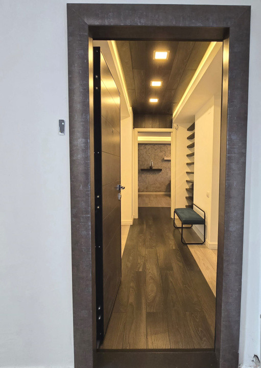 Apartament 3 camere, 1 mai, etaj 1, 78mp.